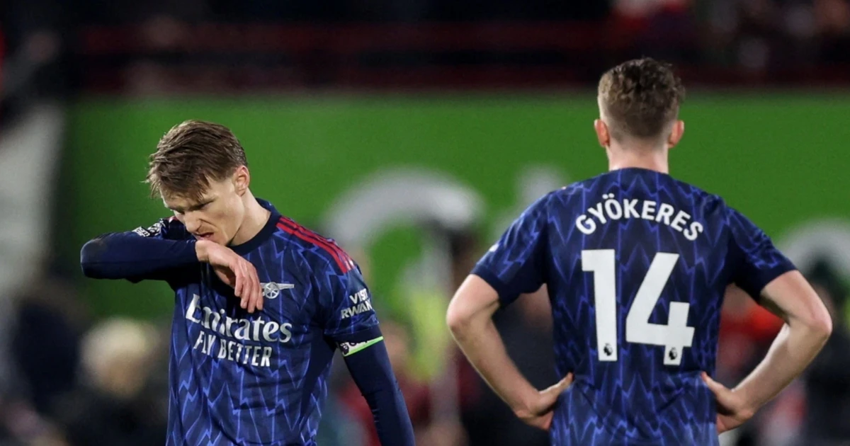 HIGHLIGHTS: Arsenal bị Brentford chia điểm, lung lay ngôi đầu bảng
