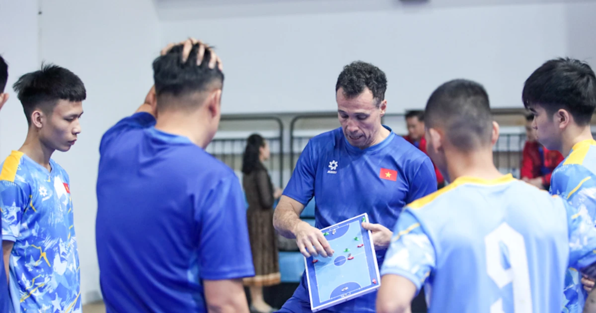 HLV Diego Giustozzi: Lebanon có thể đá phòng ngự 35 phút ở trận đấu có 40 phút