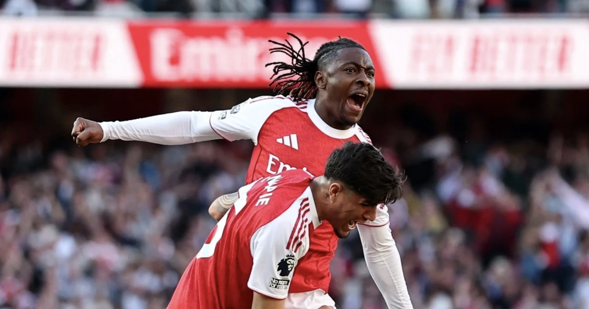 Arsenal tái chiếm ngôi đầu Ngoại hạng Anh