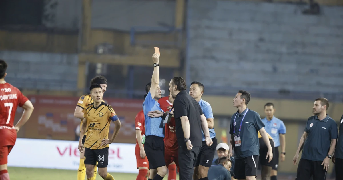 VFF ra án cực nặng với HLV Velizar Popov