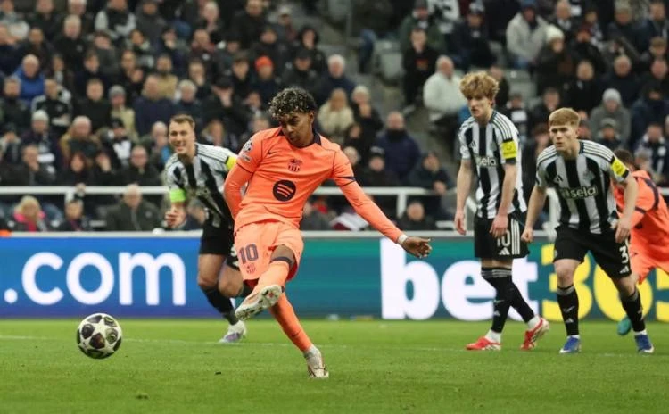 Yamal ghi bàn phút bù giờ, Barcelona thoát hiểm trên sân Newcastle