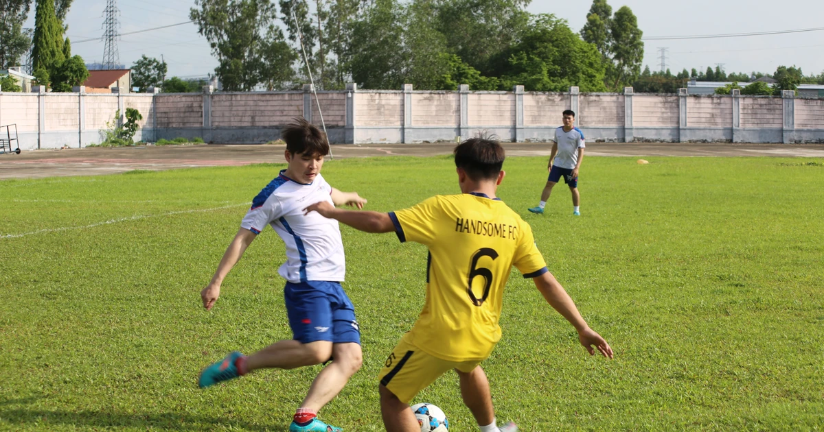 Gần 100 cầu thủ tranh tài Giải bóng đá Thanh niên công nhân TPHCM