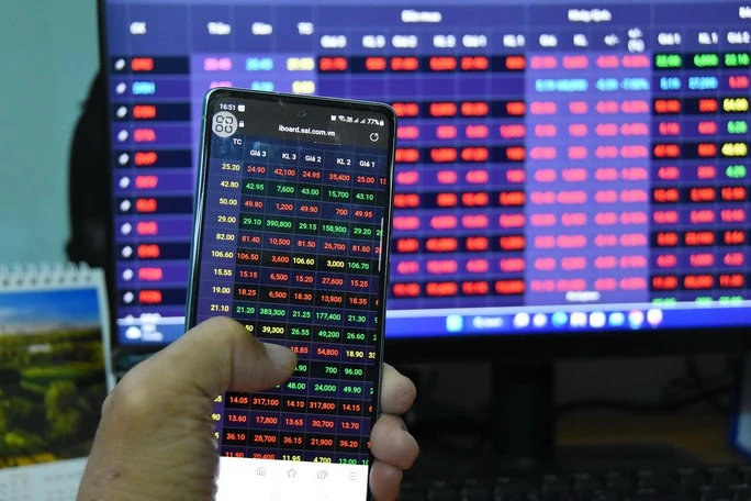 Công ty chứng khoán đầu tư chứng khoán cũng… lỗ