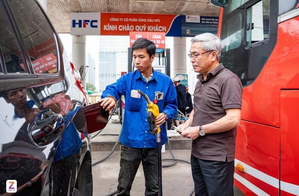 Thủ tướng yêu cầu xử nghiêm cửa hàng xăng dầu găm hàng, dừng bán không có lý do