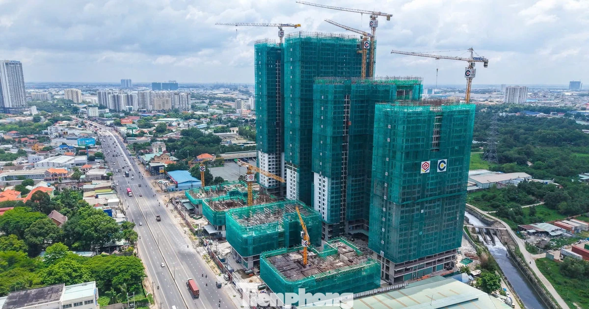 Hàng chục dự án căn hộ đua nhau 'mọc' lên dọc đoạn Quốc lộ