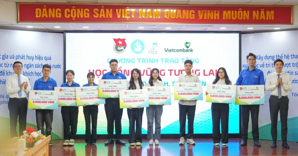 Điều kiện để sinh viên nhận học bổng 'Vững tương lai'