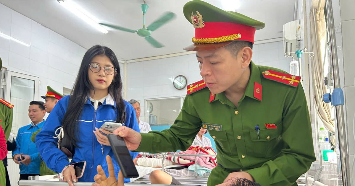 Thanh niên hỗ trợ bệnh nhân nội trú tham gia bầu cử