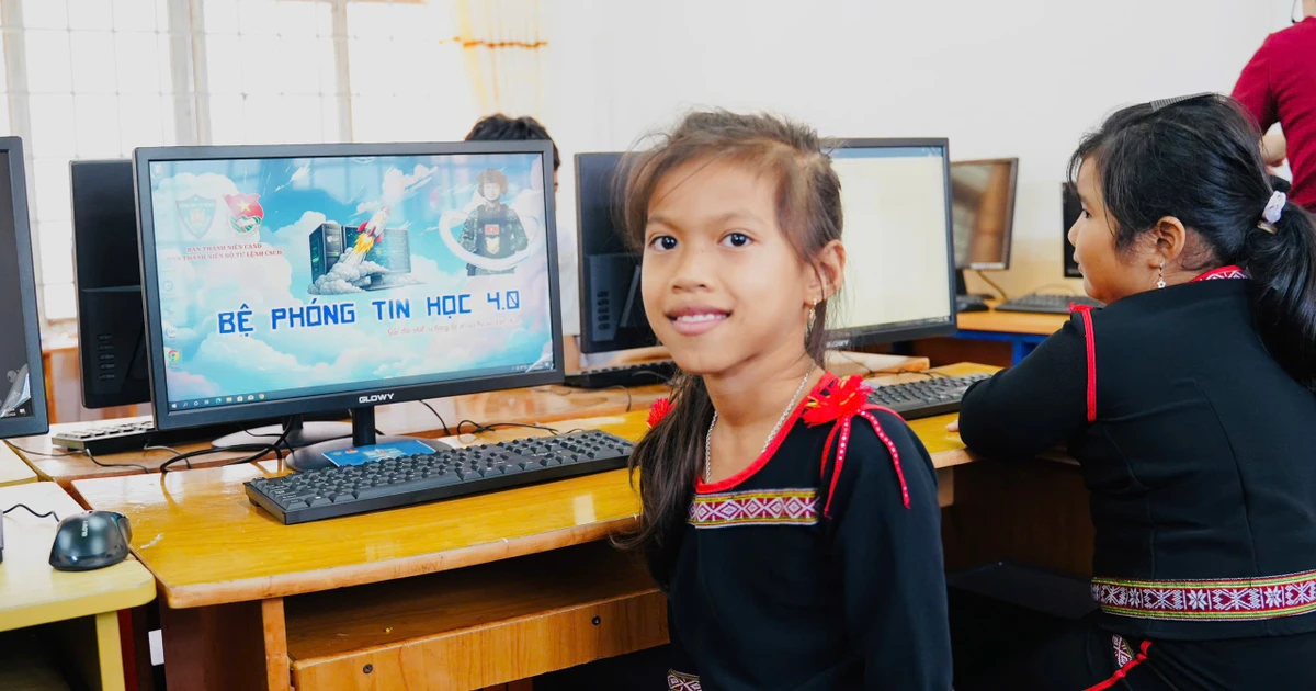 Mô hình 'bệ phóng tin học' tiếp sức ước mơ cho học sinh nơi đại ngàn