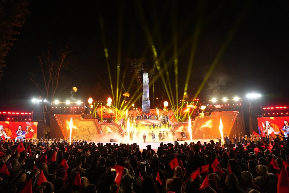 Xúc động trào dâng tại chương trình Cầu truyền hình Kỷ niệm 85 năm ngày Bác Hồ về nước