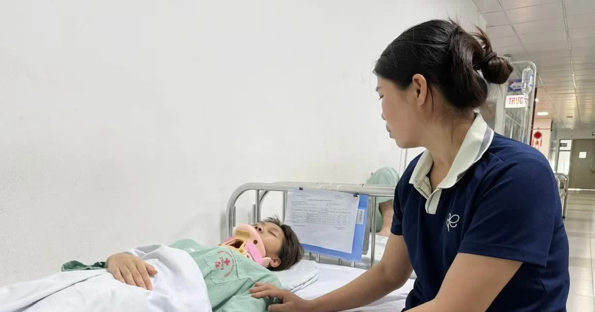 Học sinh đánh hội đồng, quay clip phát tán: Tổn thương kép của bạo lực học đường