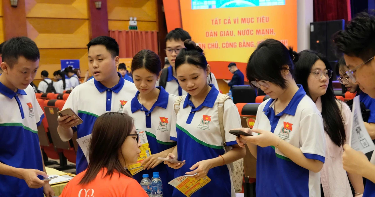 Sôi nổi ngày hội việc làm của sinh viên trường Đoàn