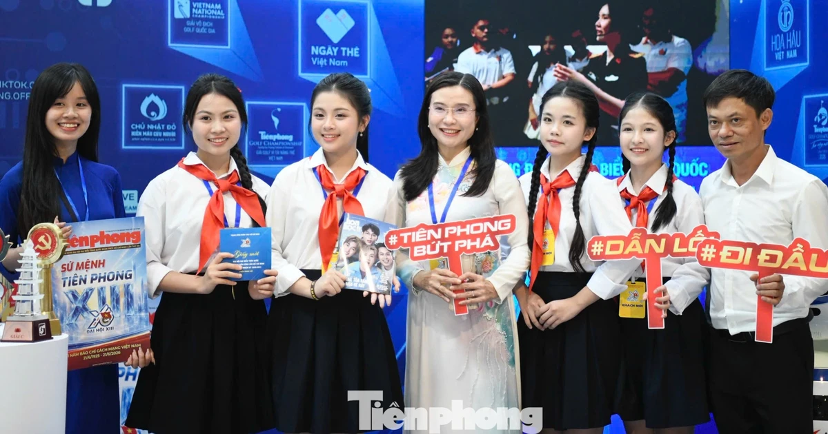 'Cánh én' tuổi trẻ chắp cánh ước mơ cho thiếu nhi Việt Nam