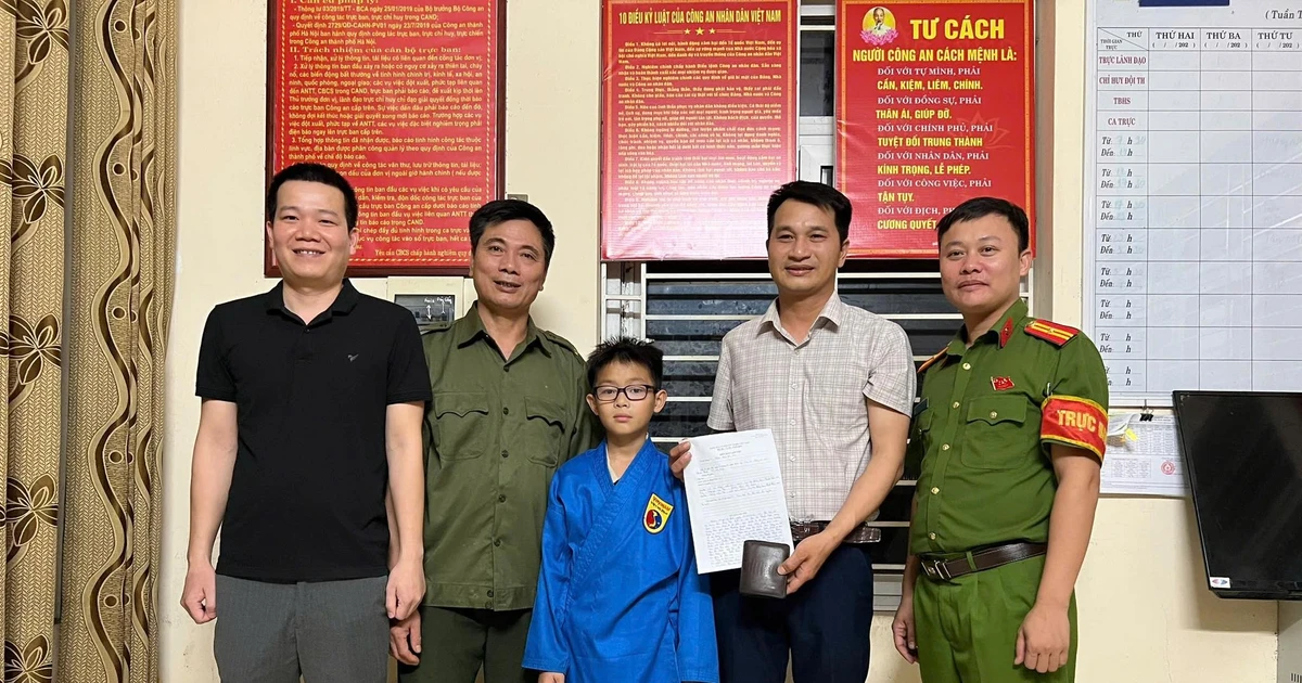 Học sinh lớp 6 nhặt được sổ tiết kiệm 50 triệu đồng, trả lại người mất