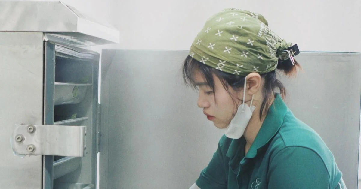 Góc khuất sau những phiên livestream triệu view
