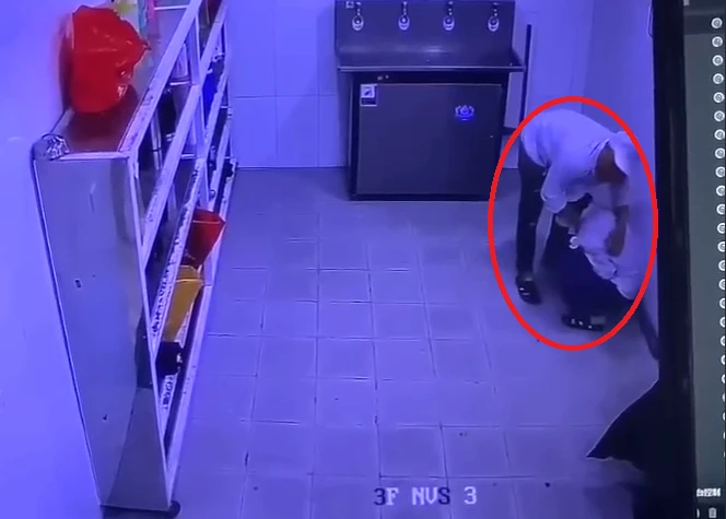 Nữ công nhân bị đồng nghiệp sàm sỡ trong nhà vệ sinh gây xôn xao