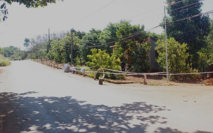 Nghịch tử dùng dao tấn công khiến bố và dượng thương vong