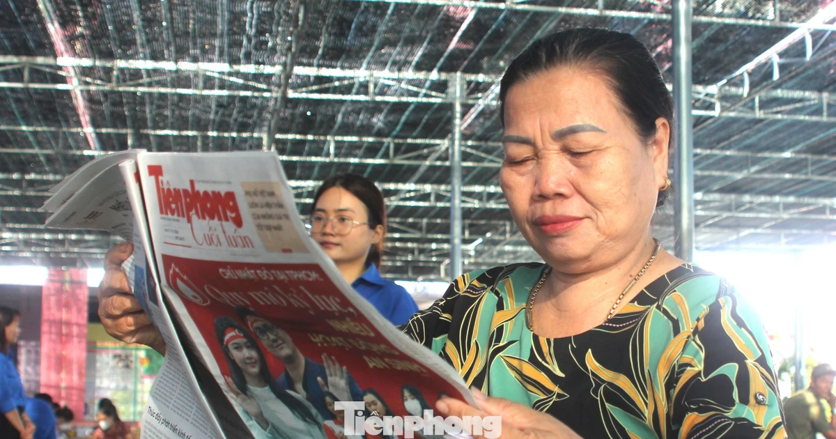 Cử tri TPHCM chủ động tìm hiểu ứng cử viên qua nhiều kênh thông tin