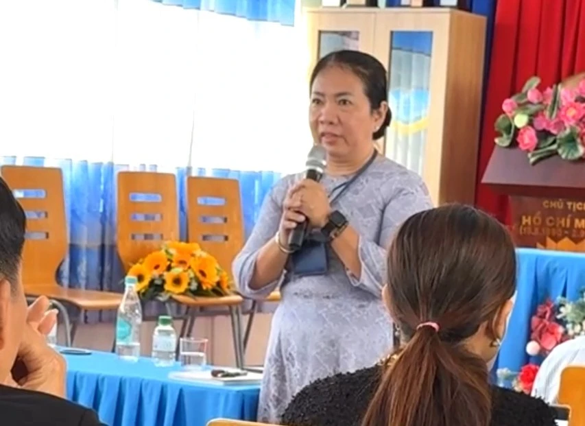 Phụ huynh bất an, muốn làm rõ việc thịt chuyển màu tuồn vào trường học