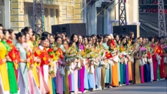 Bộ Nội vụ bác bỏ thông tin hoán đổi để nghỉ Giỗ Tổ, 30/4 - 1/5 kéo dài 9 ngày