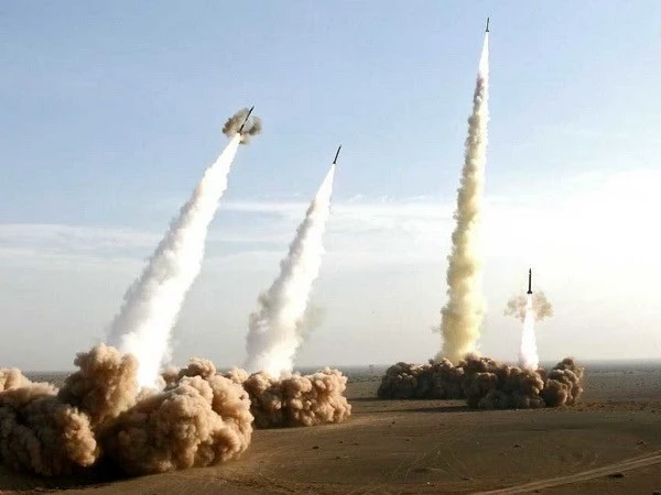 Iran dùng chiến lược ‘thi gan’ để ép Mỹ thôi ‘cắt cỏ’