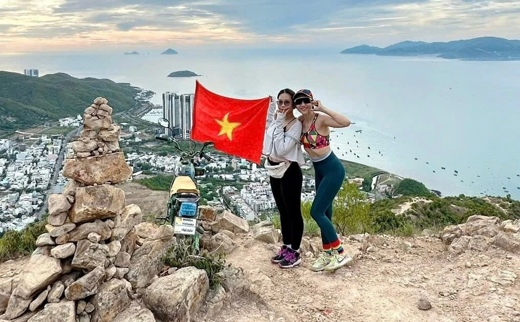 'Nữ hoàng' điền kinh Phạm Đình Khánh Đoan mách runner điểm check-in, thú chơi tại Khánh Hoà