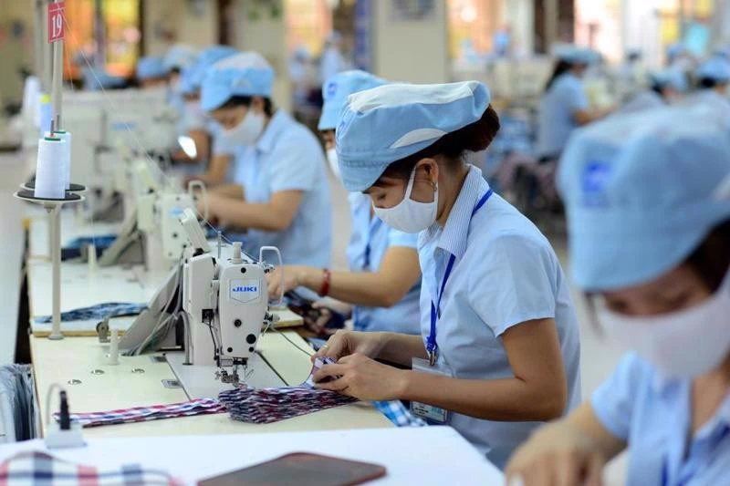 Chính phủ yêu cầu điều chỉnh lương tối thiểu vùng ngay trong tháng 7