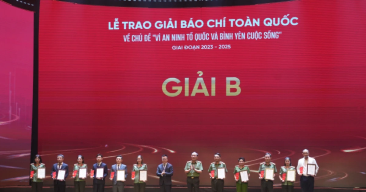 Báo Tiền Phong giành giải B Giải báo chí toàn quốc 'Vì An ninh Tổ quốc và bình yên cuộc sống'