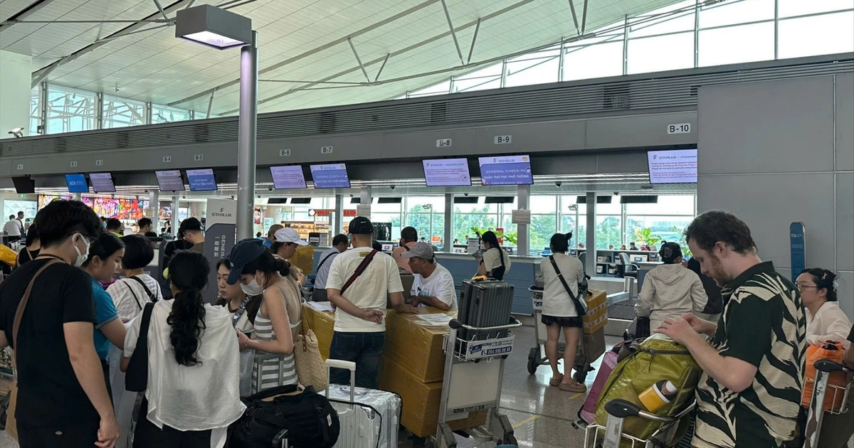 Sân bay Tân Sơn Nhất bị lỗi hệ thống thủ tục xuất cảnh