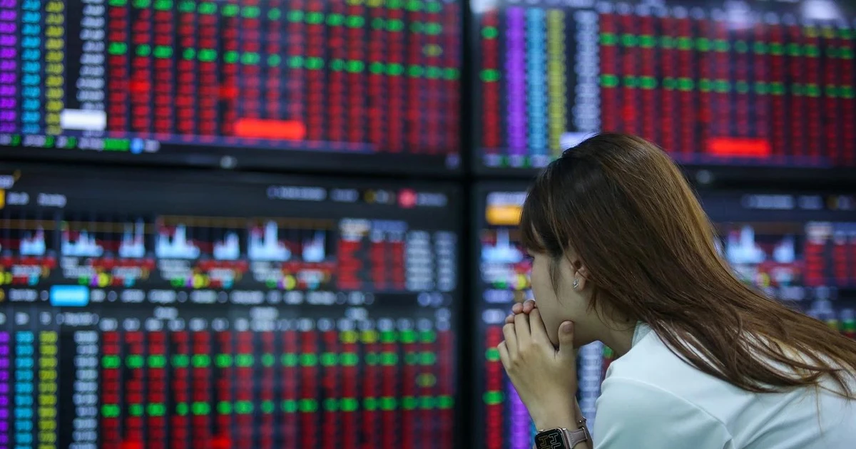 Chứng khoán biến động ngay đầu tuần