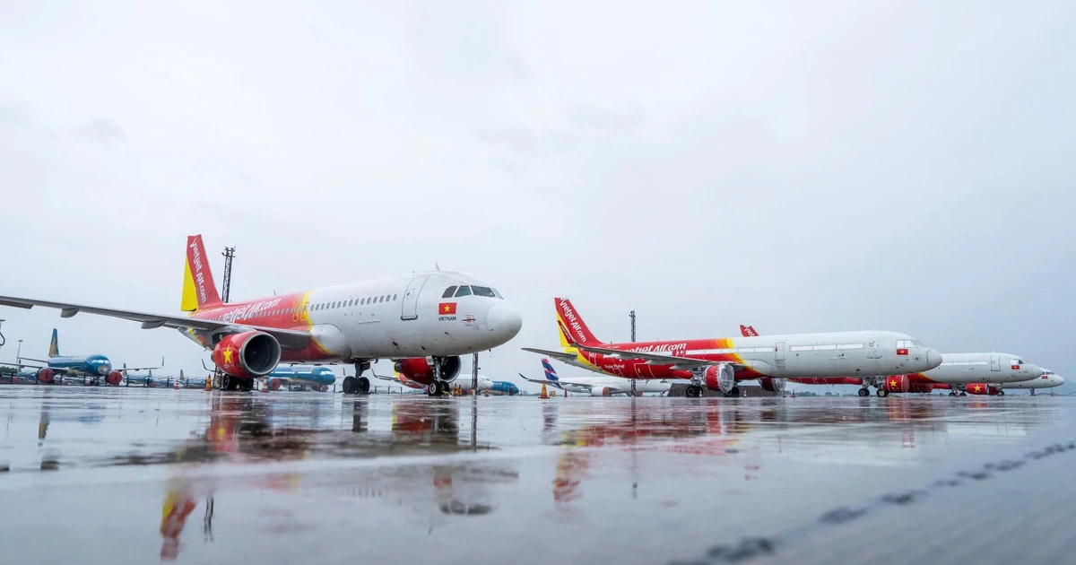 Nội Bài đóng cửa, toàn bộ máy bay chằng néo trên sân đỗ