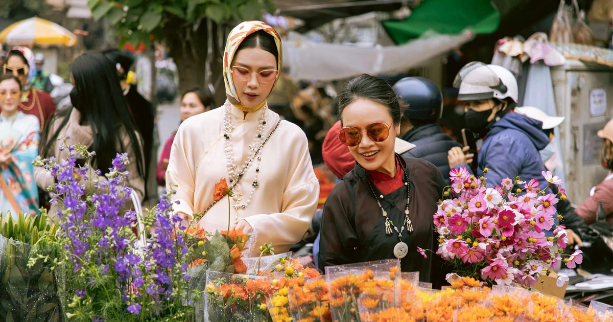 Dàn 'sao Việt' kể câu chuyện áo dài truyền thống trên phố Xuân