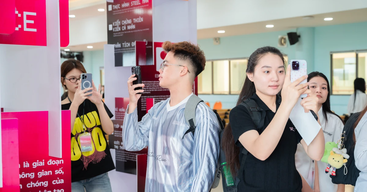 'Những kẻ ngốc' giành Quán quân tại 'Escape Debate Competition 2026'