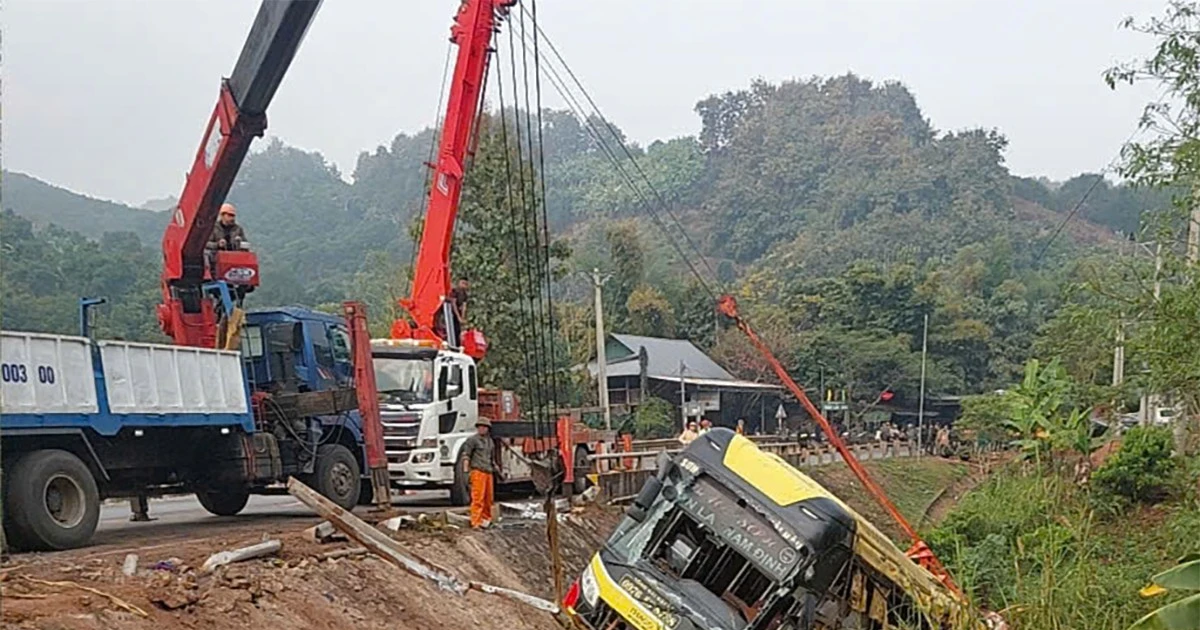 Động thái của Cục Đường bộ về đề xuất cấm xe khách 2 tầng chạy đường miền núi