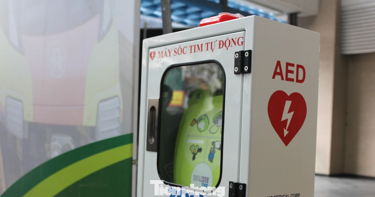 Lắp đặt máy sốc tim tự động tại ga tàu điện Cát Linh - Hà Đông