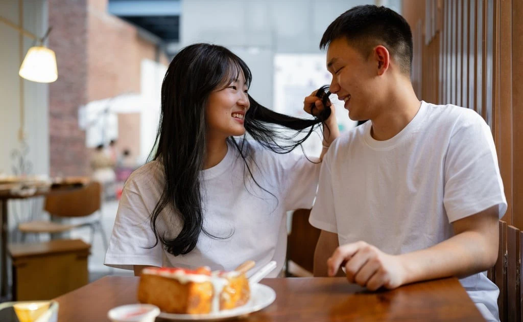 Tranh cãi xu hướng mai mối tình cũ cho người lạ ở Trung Quốc