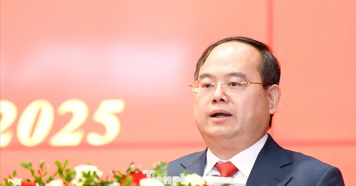 Triển khai quyết định của Bộ Chính trị về công tác cán bộ tại Quảng Ninh