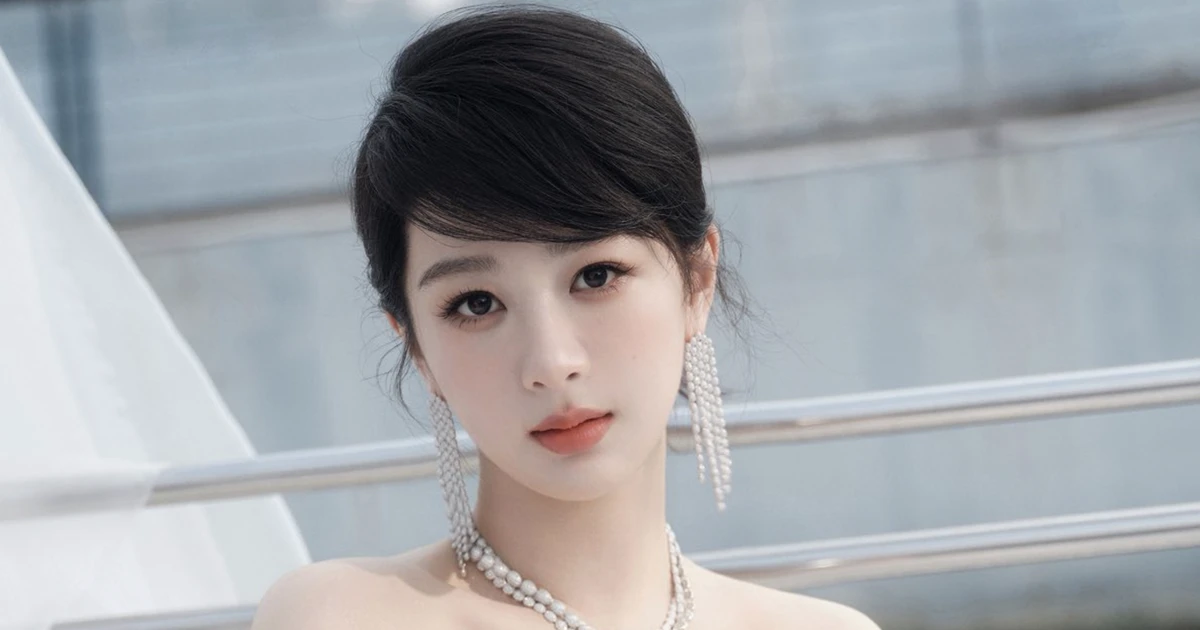 Nỗi lo bán mặt cho AI