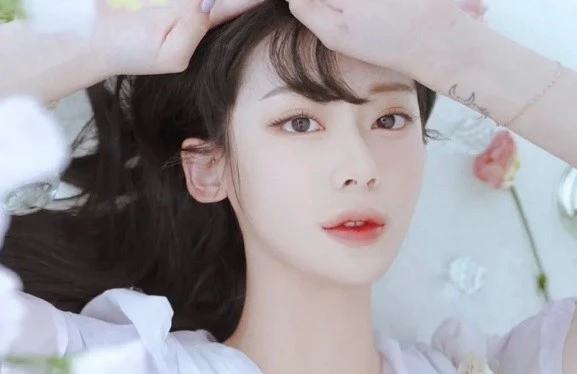 Nữ ca sĩ đột ngột qua đời ở tuổi 26