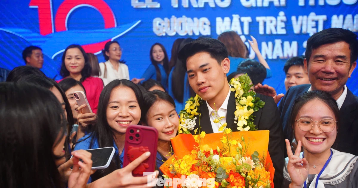 Những khoảnh khắc ấn tượng tại lễ trao giải thưởng Gương mặt trẻ Việt Nam tiêu biểu 2025