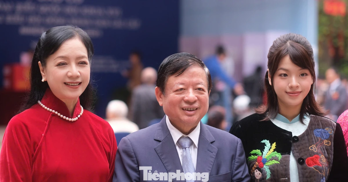 Cảm xúc đặc biệt của gia đình diễn viên Chiều Xuân trong ngày bầu cử