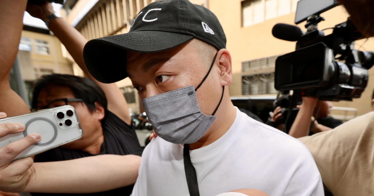 Tình cảnh nam nghệ sĩ bị bắt