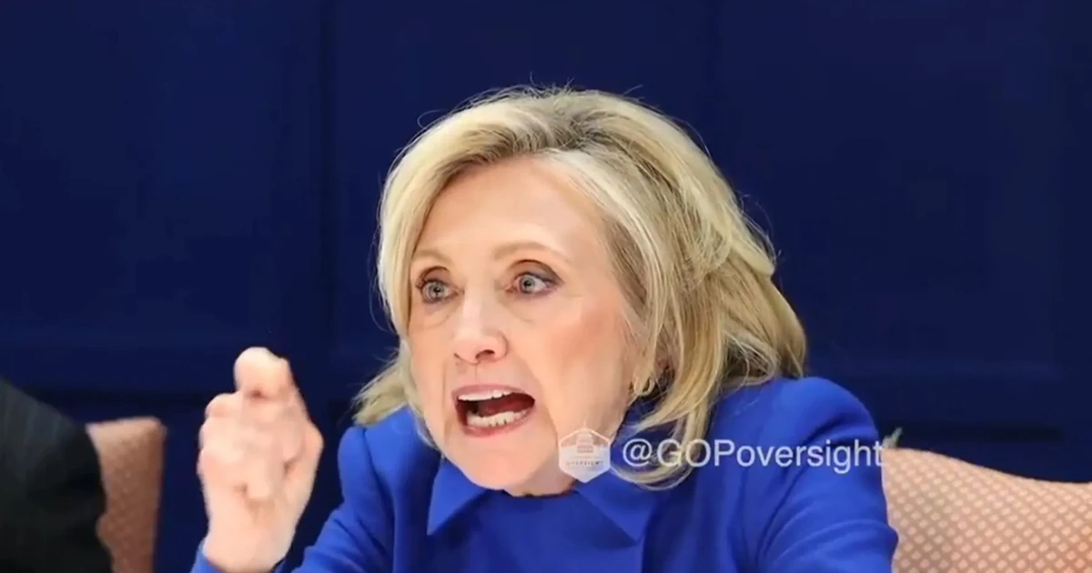 Ông Bill Clinton run tay, bà Hillary đập bàn nổi giận tại buổi điều trần