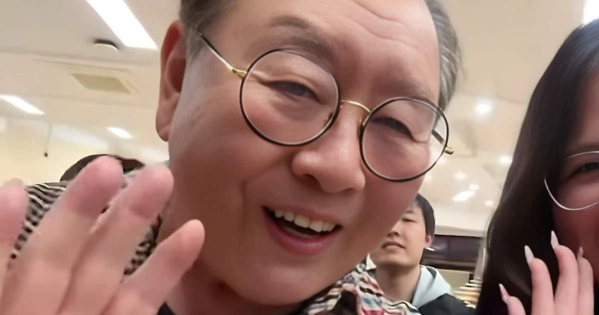 'Trư Bát Giới' Mã Đức Hoa chào khán giả Việt gây sốt