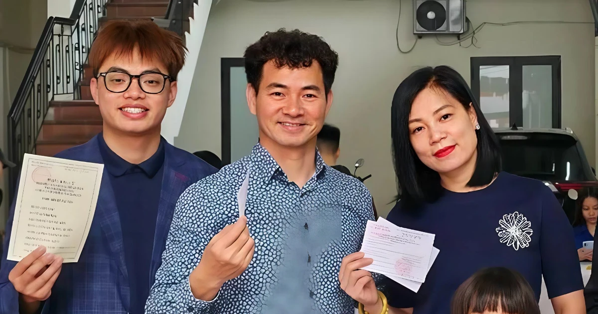 Niềm vui của Cục trưởng Xuân Bắc, NSND Công Lý cùng giới nghệ sĩ trong ngày hội lớn của toàn dân