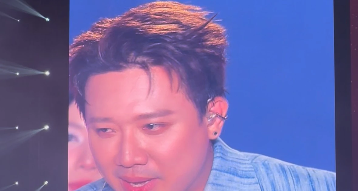 Hành động được hàng vạn khán giả hưởng ứng của Trấn Thành tại Mỹ Đình