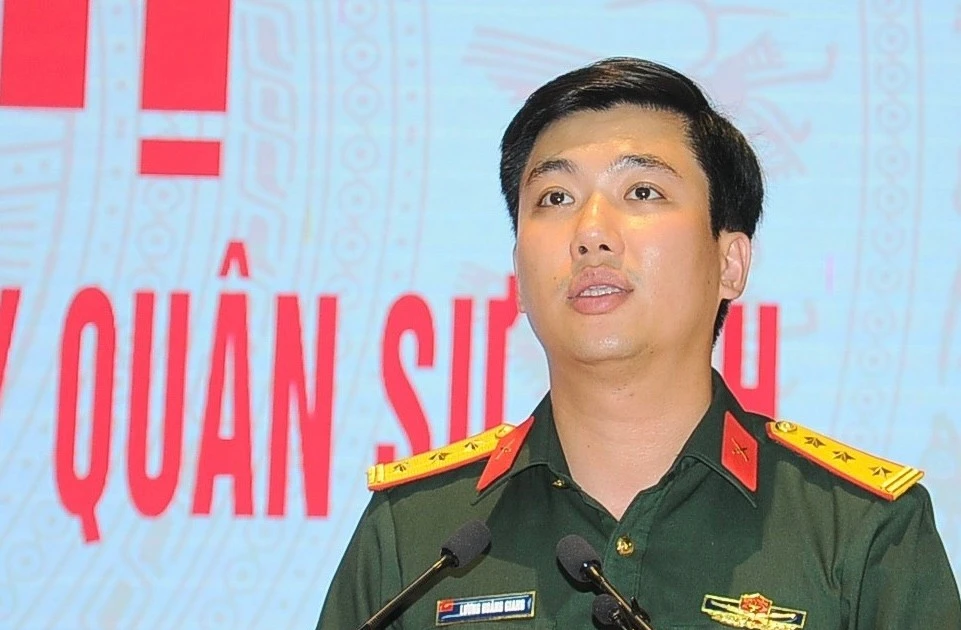 Thượng tá Lương Hoàng Giang giữ chức Chính ủy Bộ chỉ huy Quân sự tỉnh Lào Cai