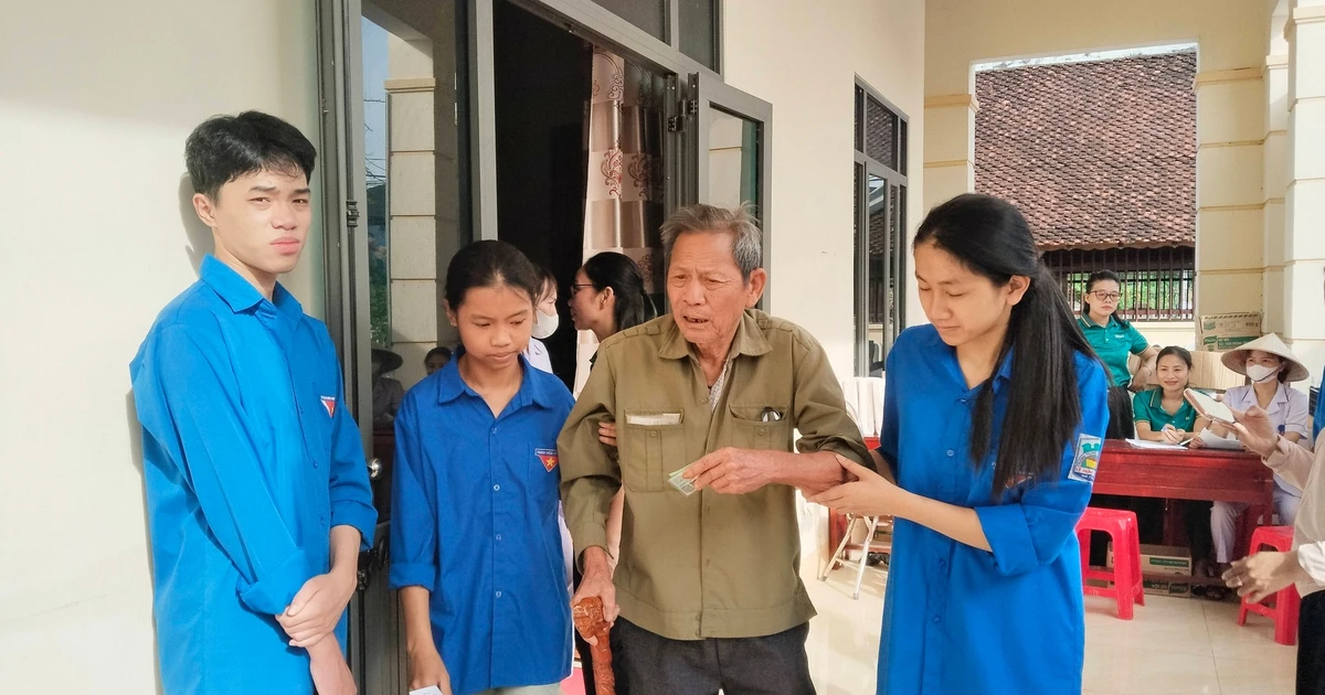 Thanh niên thực hiện nhiều hoạt động ý nghĩa Ngày Chủ nhật Xanh