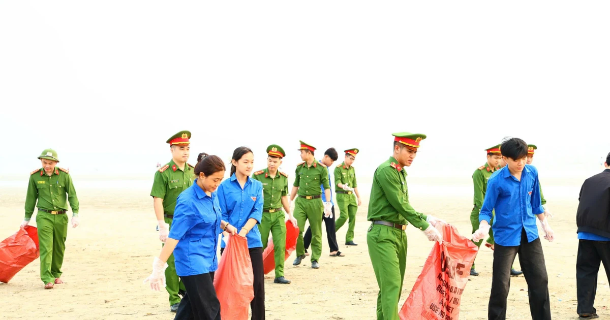 Tuổi trẻ Hà Tĩnh chung tay gìn giữ môi trường ngày Chủ nhật xanh