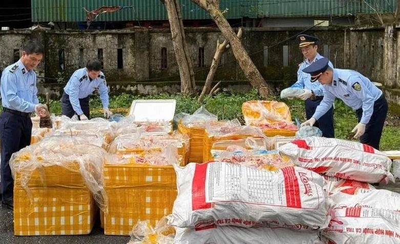 Phát hiện hơn 2,6 tấn nội tạng, xương động vật không rõ nguồn gốc