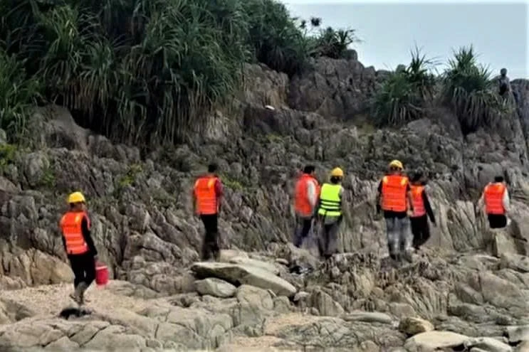 Hàng trăm người tìm kiếm nam kỹ sư mất tích khi đi tắm biển